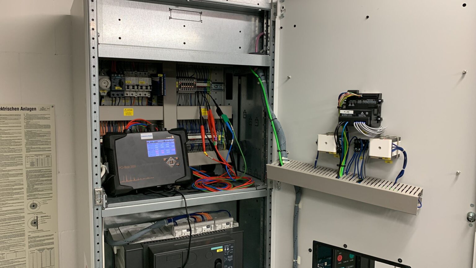 PQ analysers & power factor controllers - Condensator Dominit